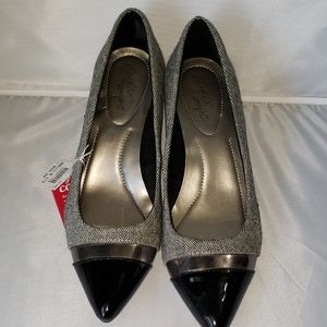 Kitten Heels - Dexflex Comfort - NWT